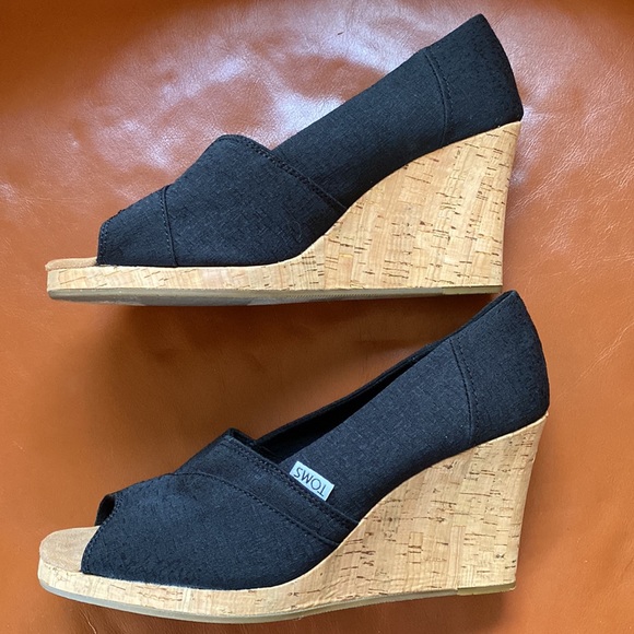 Toms black platform open toed shoes - Picture 7 of 7